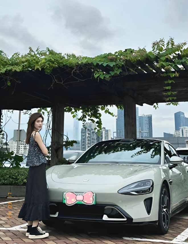 质量都这么高的吗？仙女也就长这样吧不朽情缘手机版小米SU7的美女车主(图6)