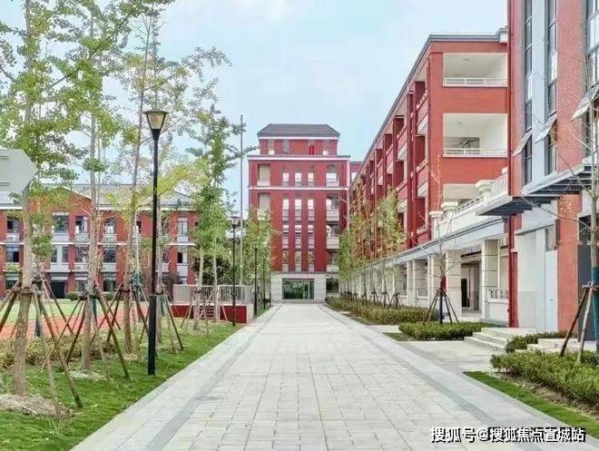 阅售楼处发布：启幕鼎级尊邸奢境！不朽情缘首页重磅官推｜招商中旅揽(图3)