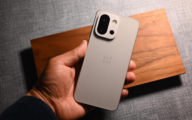 ni登场和一加13T屏幕相当两款小屏机有点难选不朽情缘电子游戏vivo S30 Pro mi(图4)