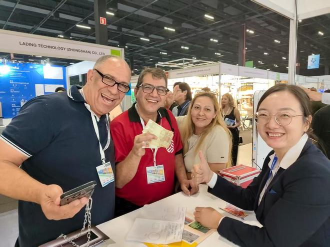 初探南美市场用产品实力叩响需求大门MG不朽情缘科沐首秀巴西中巴联展：(图2)